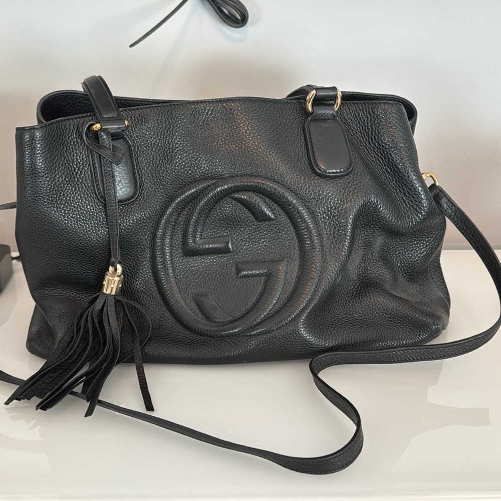 GUCCI shoulder bag 
Black leather